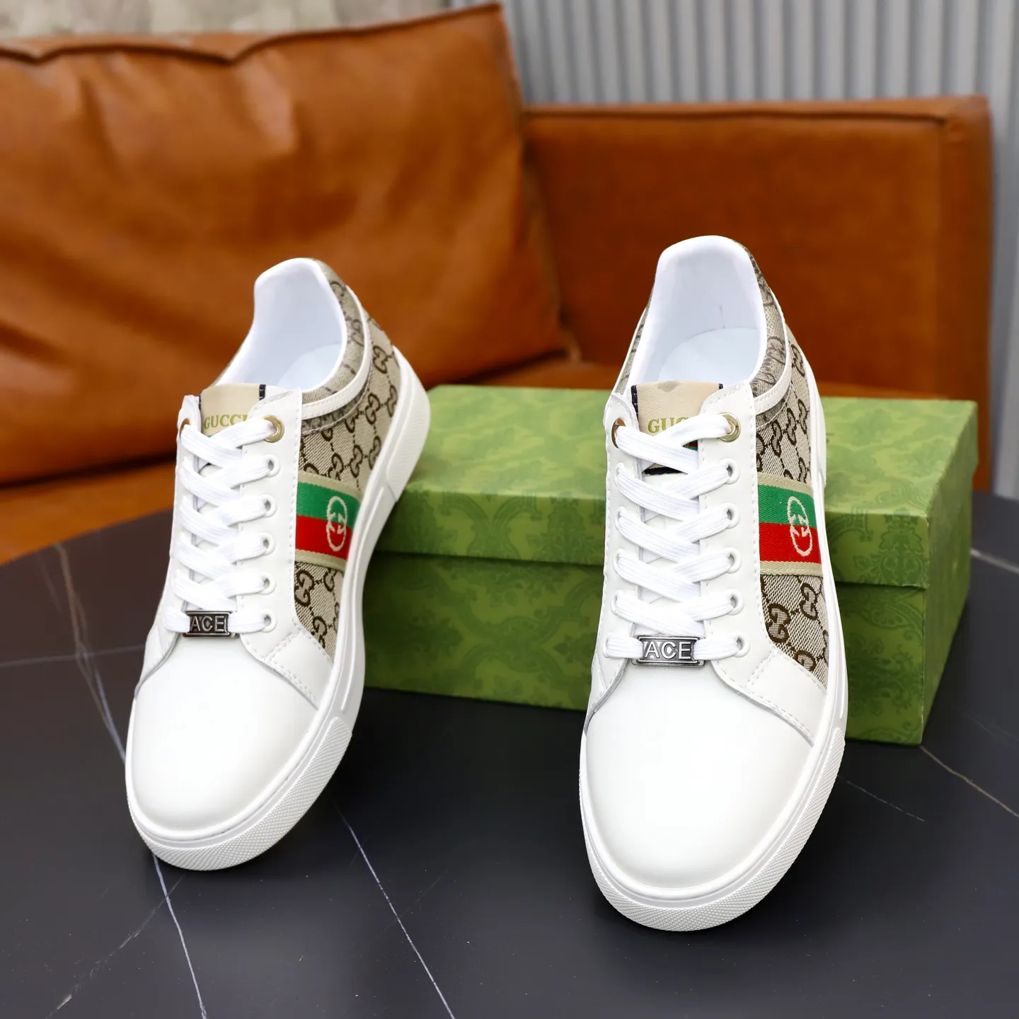 Ex-factory price: 440💰🙅‍♂️🙅‍♂️🙅‍♂️ Brand: GUCCI Standard code: 38-44 (45 customized) Grade: Same as the official website Material: Original material splicing Comfortable and breathable lining Lightweight and wear-resistant sports outsole Style category: Men's fashionable casual shoes Running sneakers Distinguished luxury brand elements Top luxury Color: actual picture color